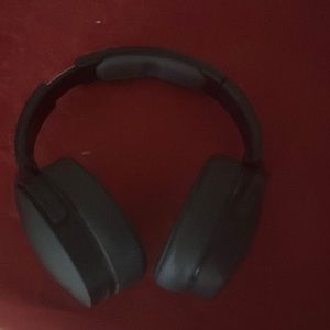Black Skull candy head phones